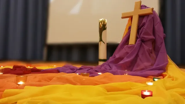 Kreuz (Foto: Werner Näf) Kreuz (Foto: Werner Näf)